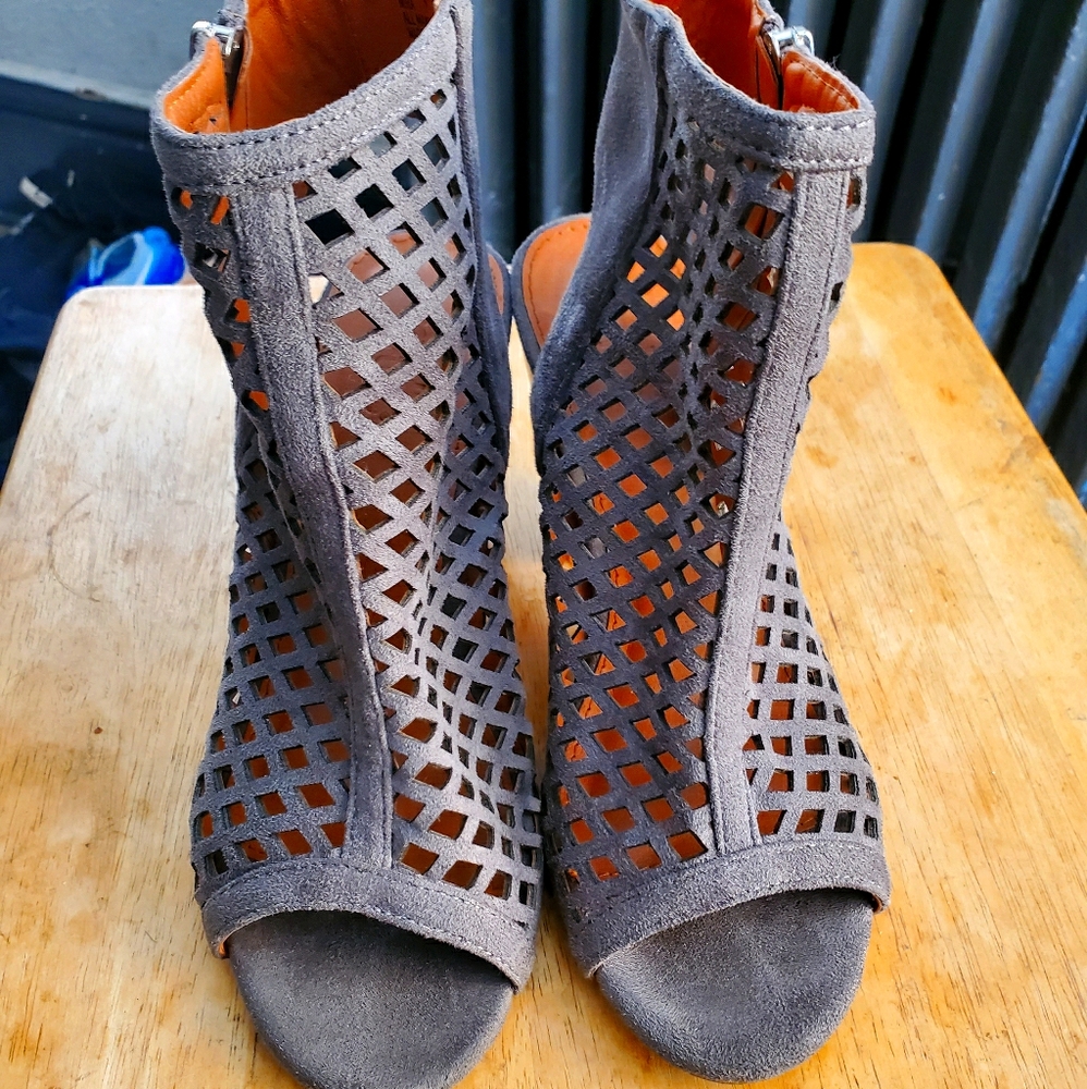 Gray wedges